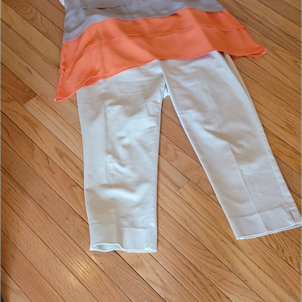 CHICO'S LIGHT KHAKI CAPRI PANTS
